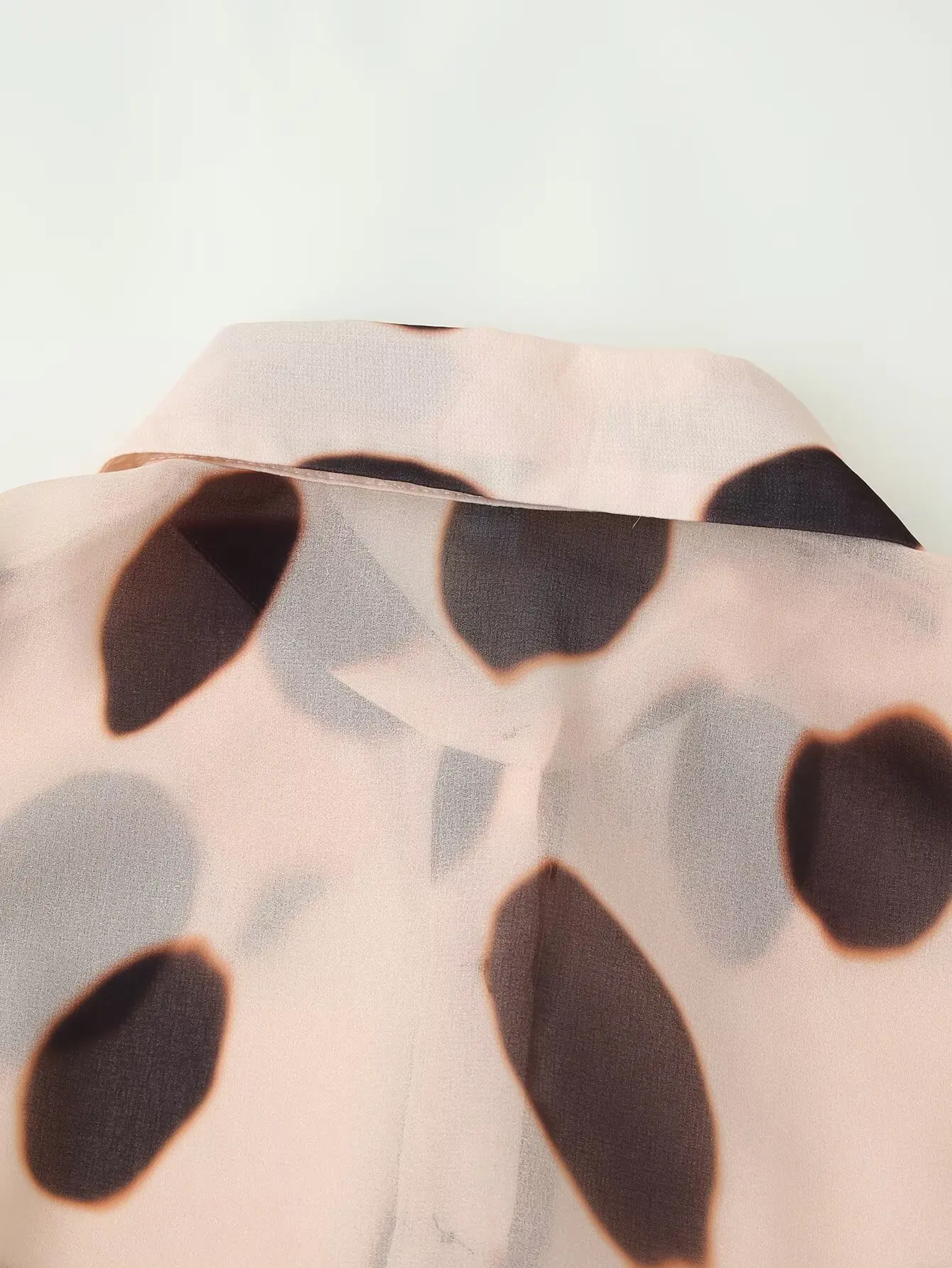 KLKXMYT Modisches Kleid im Leopardenmuster aus transparentem Chiffon im Hemdstil für Damen, lässig, mit Revers, schick, für den Urlaub, Minikleider, abnehmbarer Schal – Detail 11