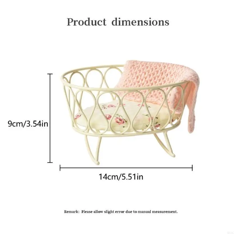 M89C Dollhouses Baby Cradles Bed met kussen 1/12 Schaal IJzeren meubels Scene Decors