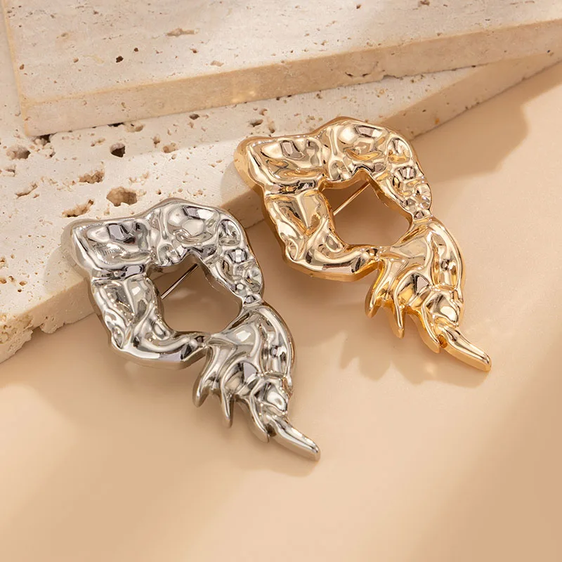 Vintage Metal Glossy Gold Silver Color Brooch for Women Exquisite Unique Fashion Suit Pins Party Jewelry Gifts