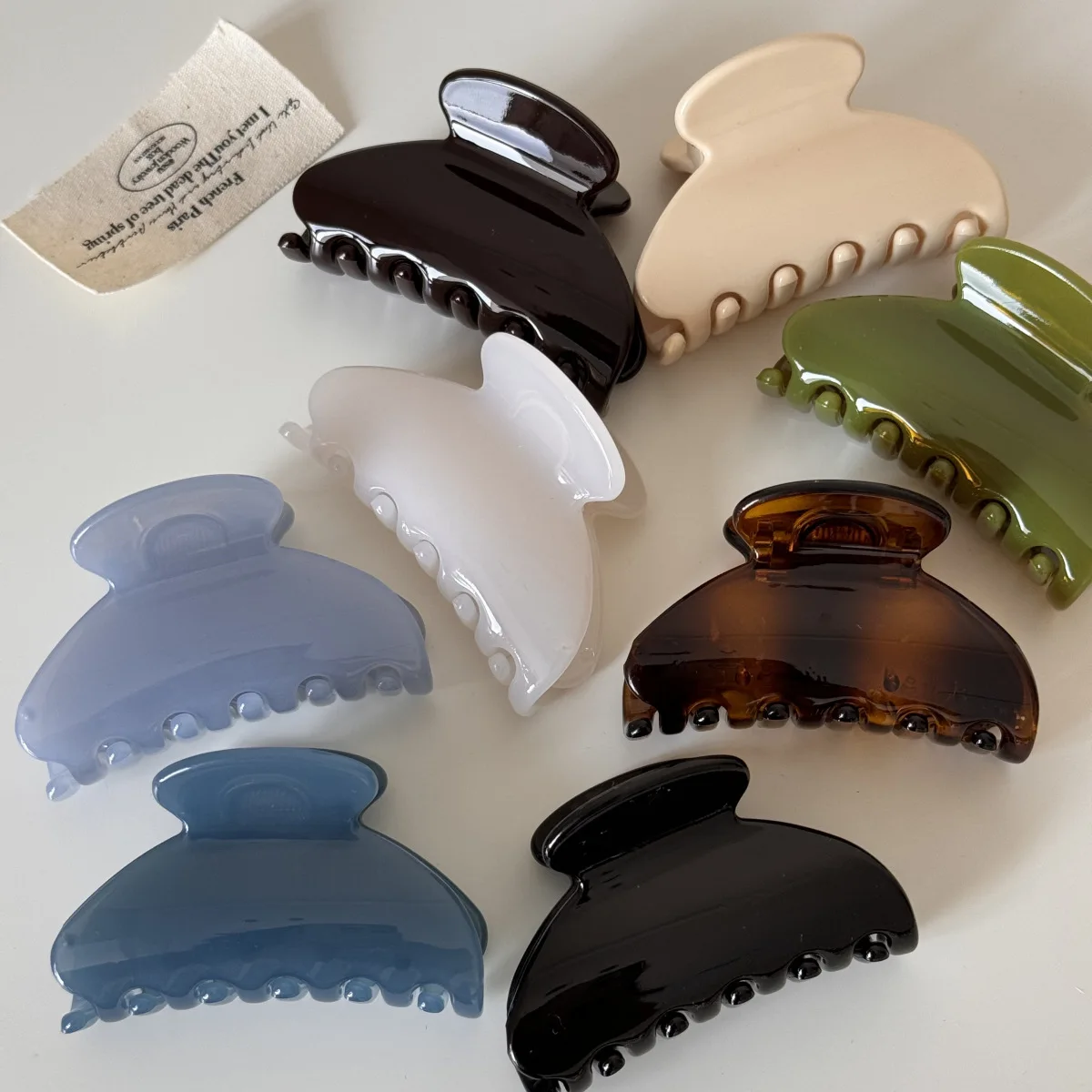 

Simple Acrylic Fan Shaped Hair Claw Korean Sweet Temperament Elegant Retro Ponytail Clip Shark Clip Hair Styling Accessories New