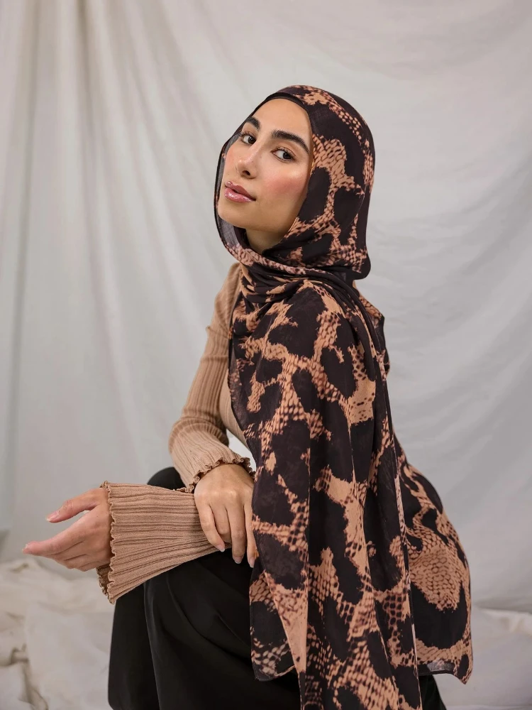 Nieuwe dubbelzijdige print mod - Embroidery Hijab recensie en prijs