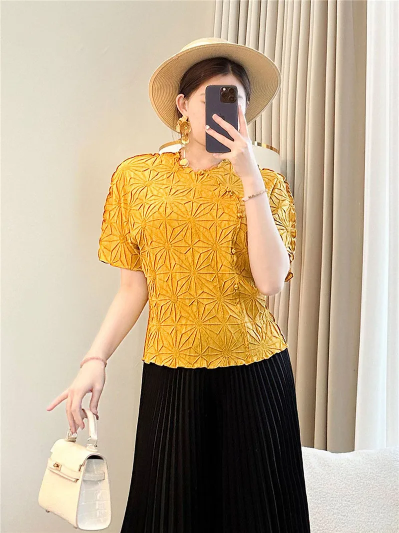 

Женская футболка Slim Fit с коротким рукавом, однотонная, плиссированная, в корейском стиле, для повседневной носки, из полиэстера, весна-лето, новинка