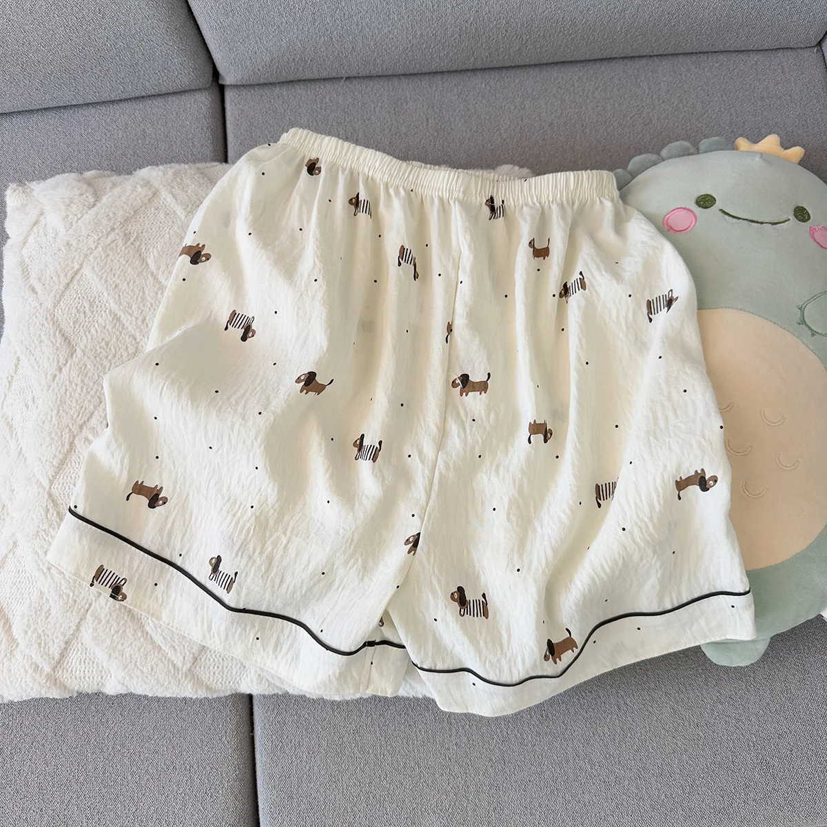 Women's Summer Pajamas, Thin Polka Dot Puppy Short-Sleeved Shorts, Sweet and Cute, Can Be Worn Outside in Summer, Home Clothes Set, Two-Piece Set view 4