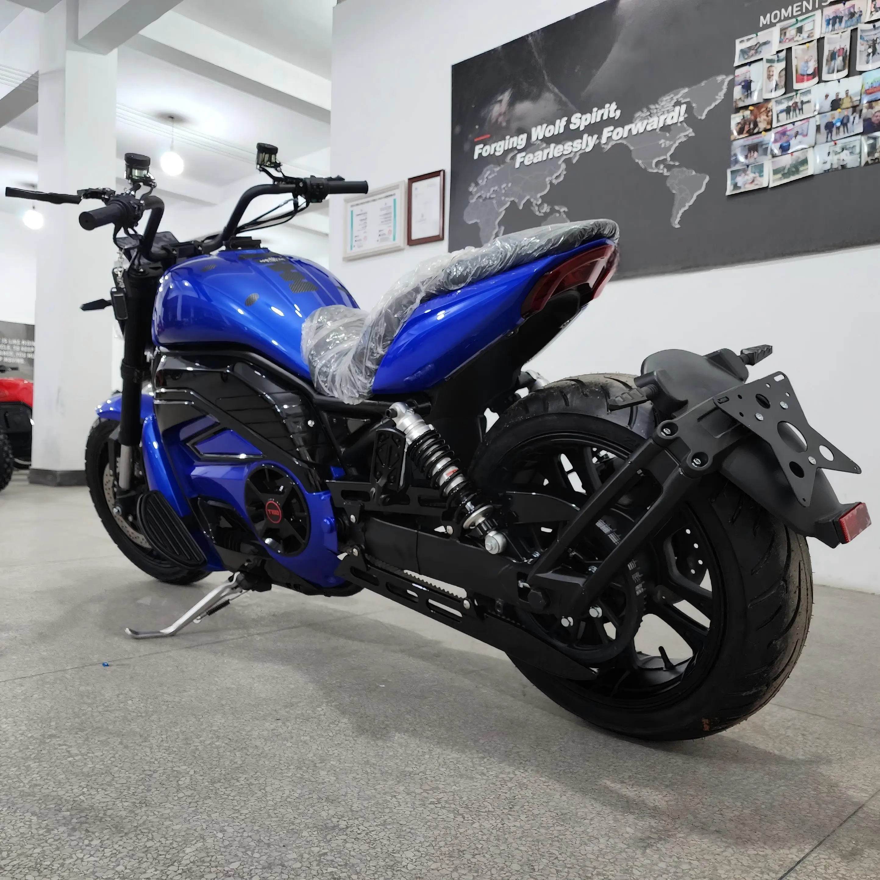 2026 Latest Adult Two Wheel Electric Motorcycle Bicycle 8000W Mid Belt Motor Fast Charging Wide Tire