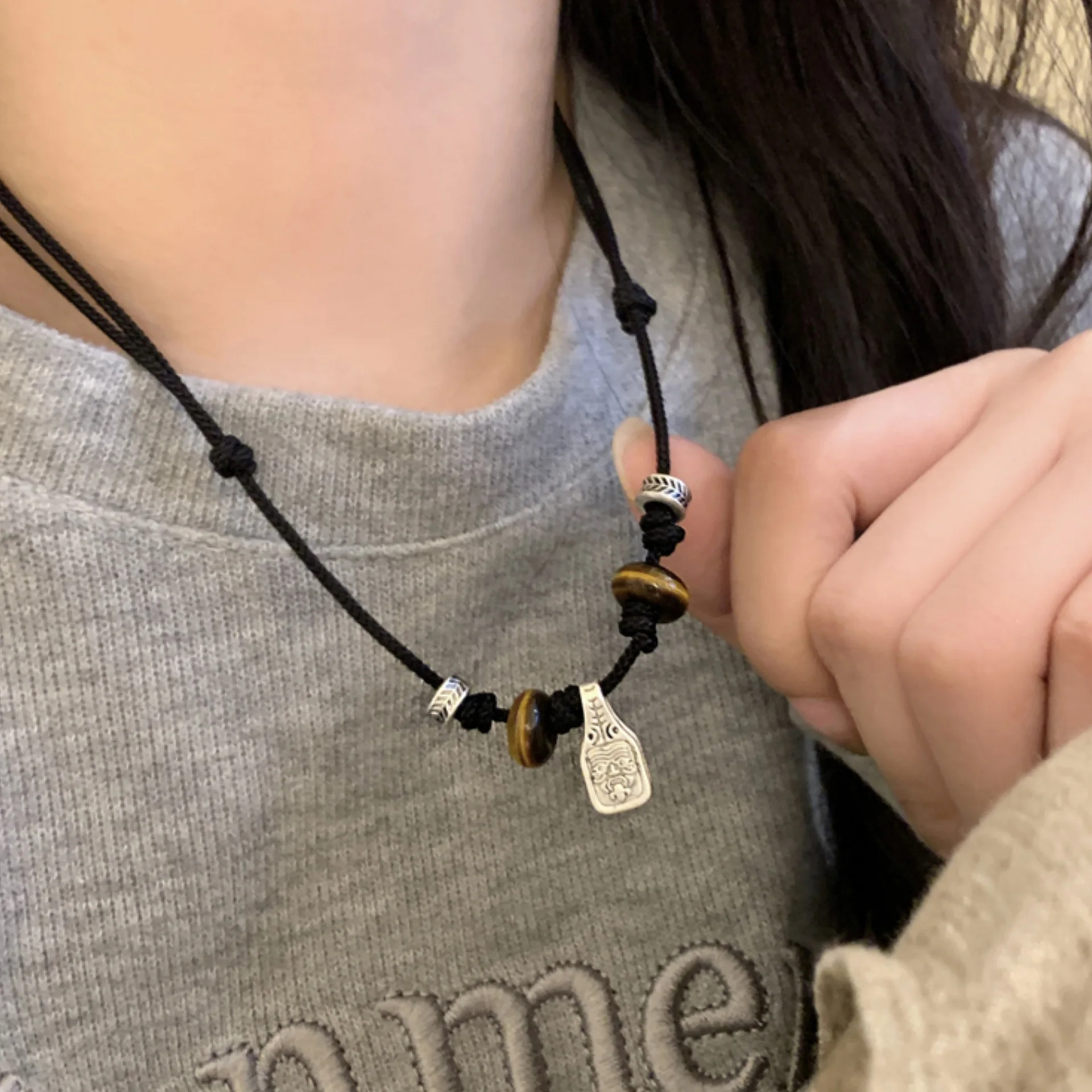

Pull adjustable new Chinese style black rope braided necklace, Tibetan tiger eye stone pendant, vintage collarbone chain