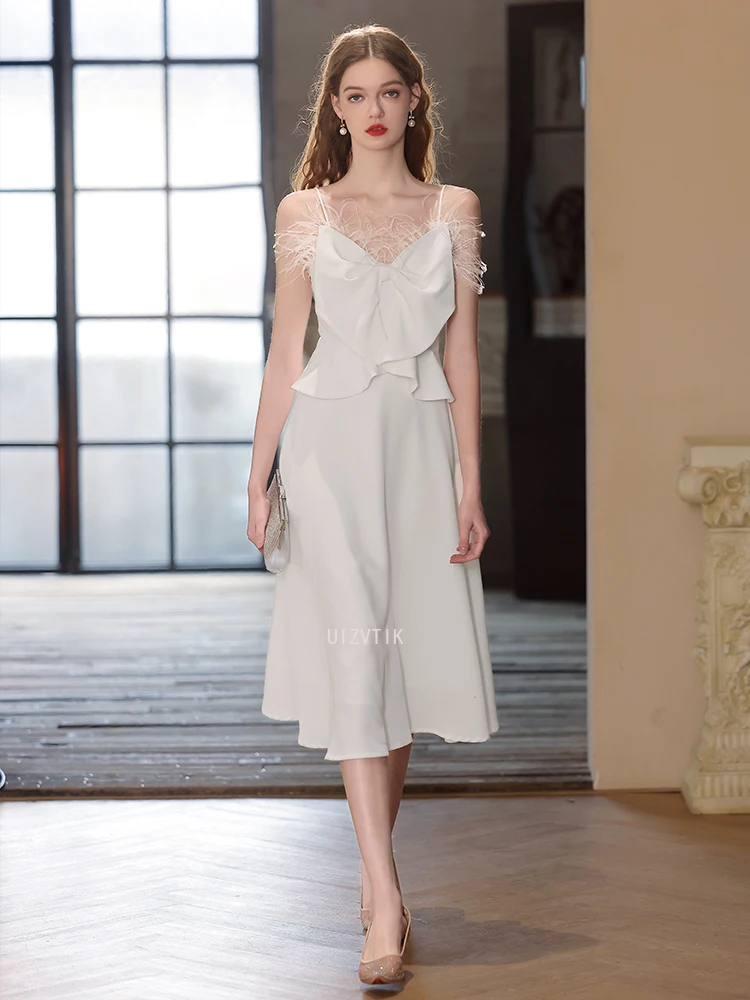 Robe de soirée d'anniversaire en Satin blanc pour femmes, élégante, avec coutures de plumes, col en v, dos nu, robe de bal Simple, robe de soirée de mariage