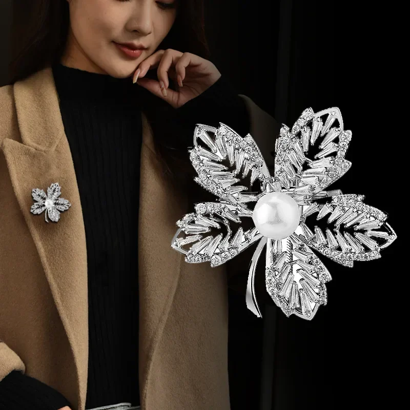 Accessorio per spilla senso dal design nuovissimo, decorazione per spilla per colletto, spilla di lusso leggera semplice e alla moda