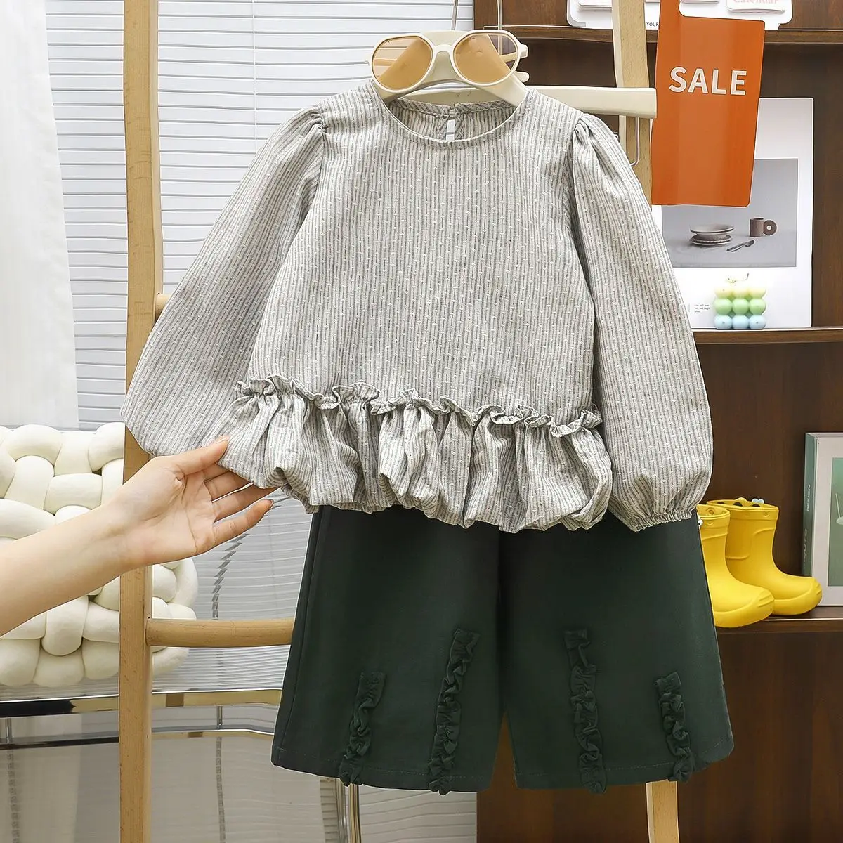 Girls' Korean Version Set Autumn New Striped Children's Top Western-style Shirt Flared Pants Lace Two-piece Set