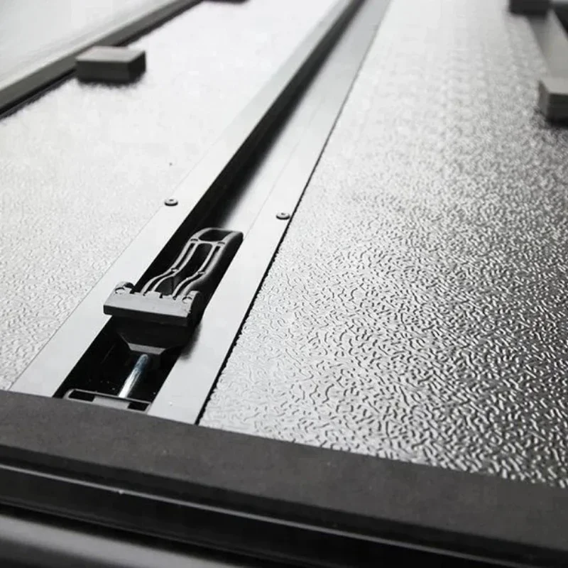 Factory Hot Sale High Quality Aluminum Hard Tri-Fold Tonneau Cover KV0 Ranger Hilux F0 Ram S -