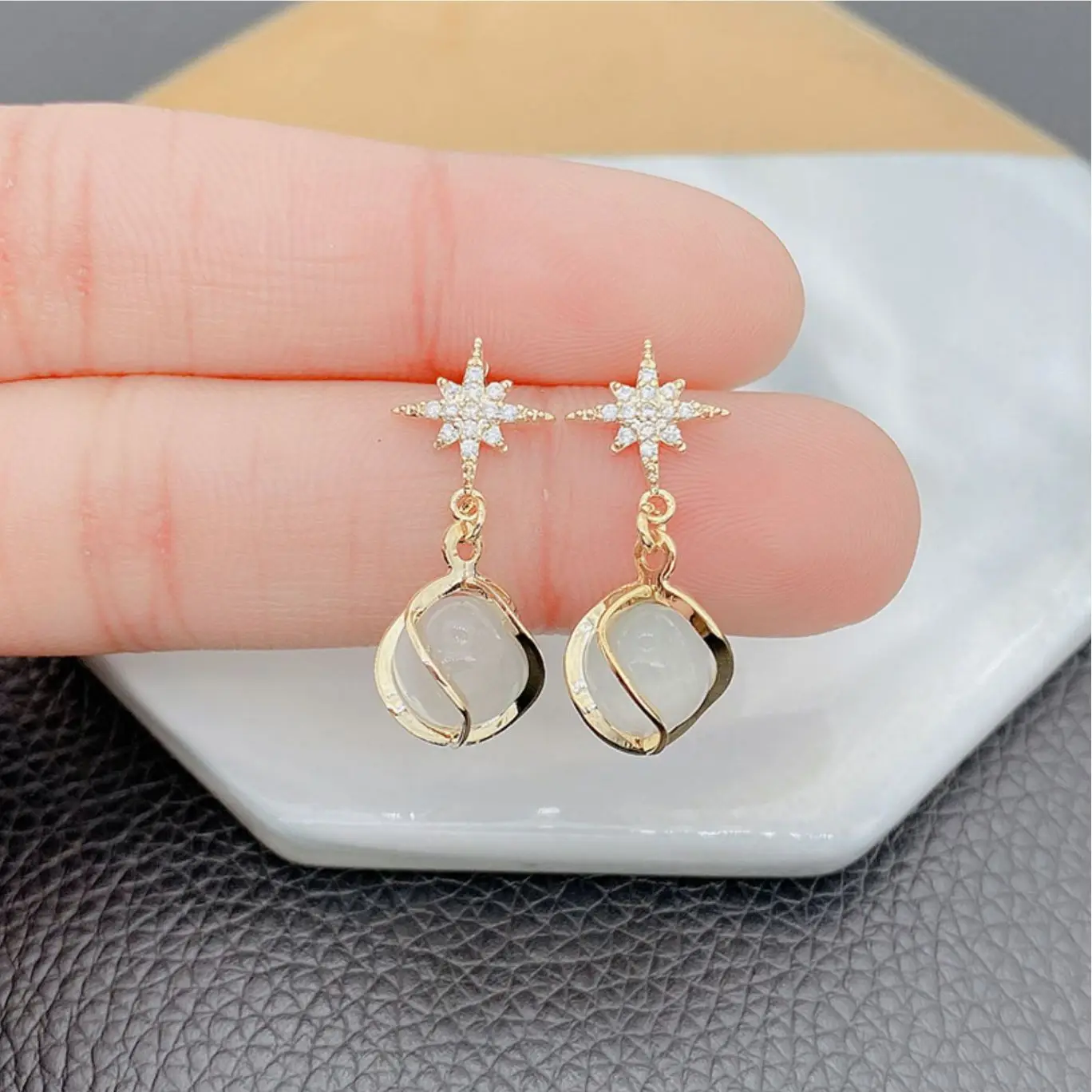 Fashion Opal Ball Dangle Earrings Elegant Crystal Star Drop Earrings for Women Girls Wedding Party Festival Gift Jewelry