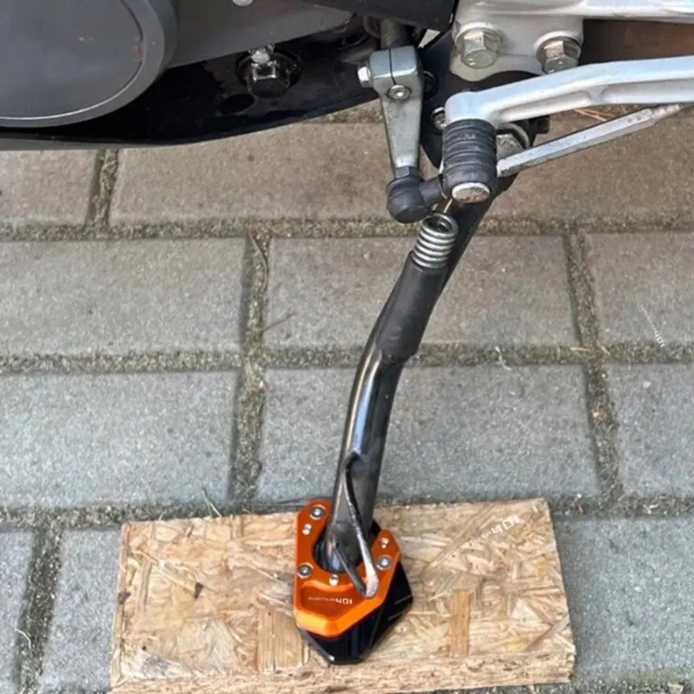 Motorcycle For Husqvarna Svartpilen 401 2018 2019 2020 2021 2022 2023 Kickstand Enlarge Plate Side Stand Extension Pad