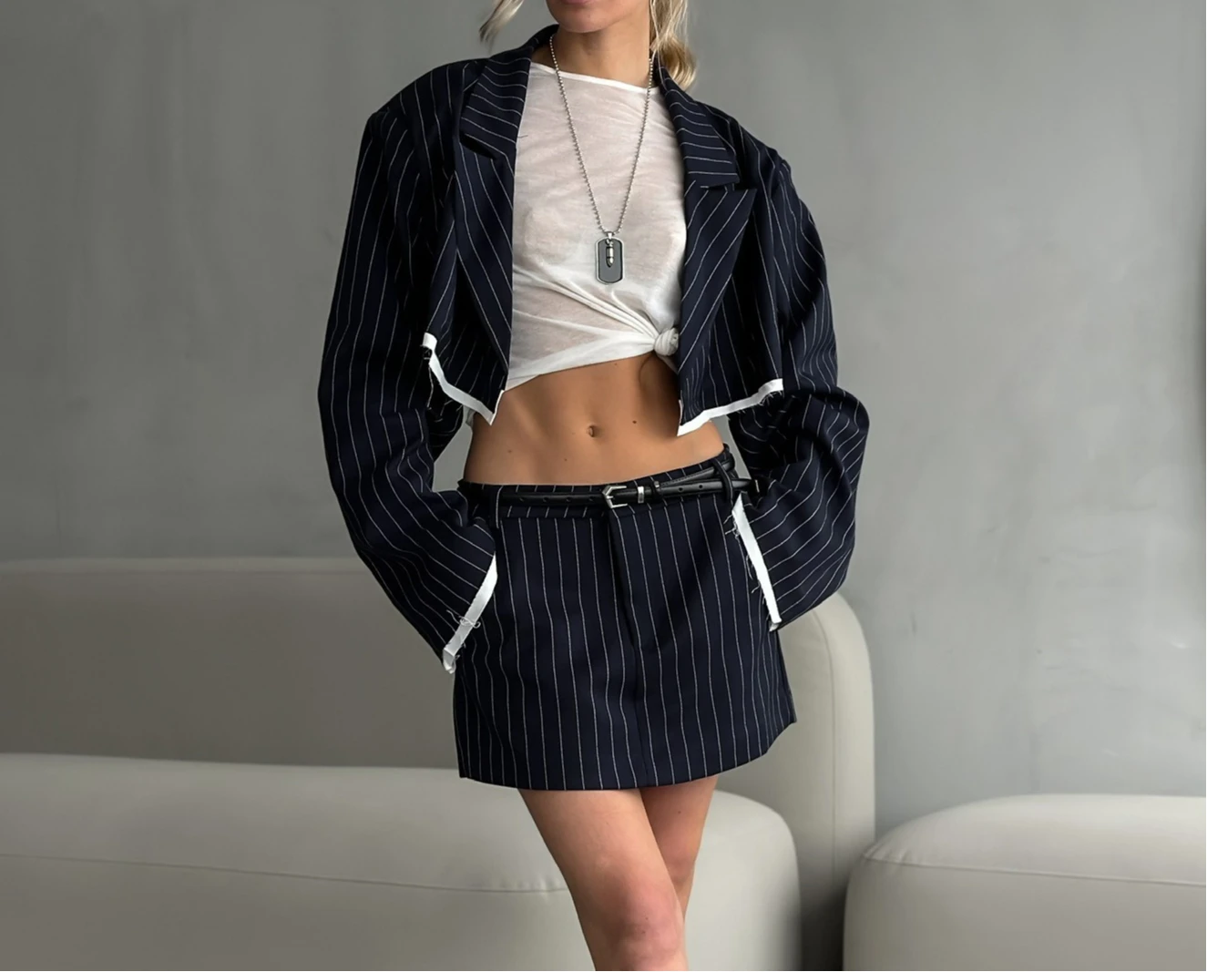 

2025 Spring and Summer Striped Contrasting Suit Jacket Design Sense Top Women's Fashion Outfit Set