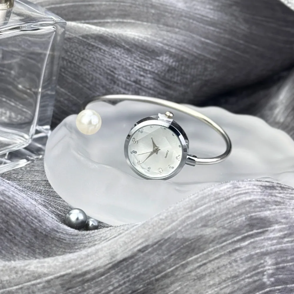 

Elegant Alloy Ladies Quartz Wristwatch Vintage Rose Gold Bracelet Watch Rhinestone Imitation Pearl Small Dial Watch Women's