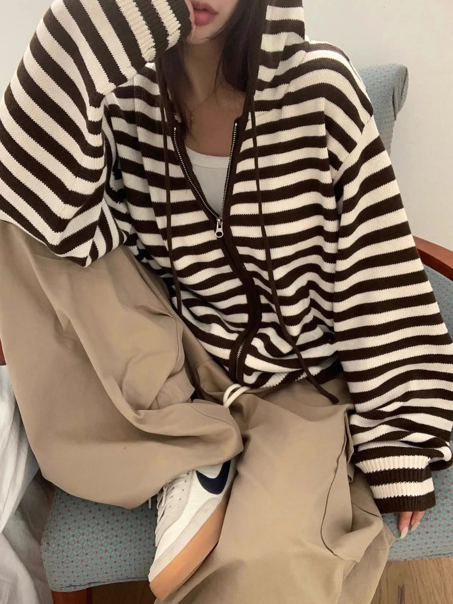レディース ルーズフィット ストライプ ジップニット カーディガン 秋冬新作 スレ 快適な着心地 カジュアル ウィンド 女性用 ロングスリーブ...