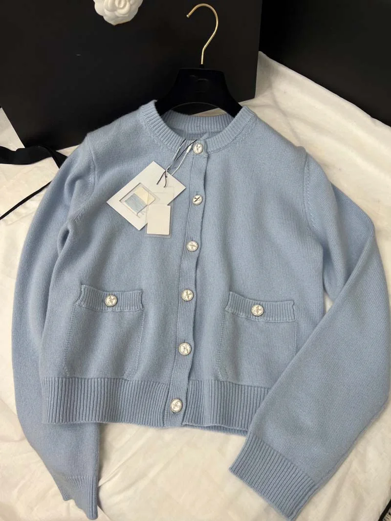 

2025 Spring New Arrival: Stylish Versatile Round-neck Long-sleeve Knit Cardigan for Women