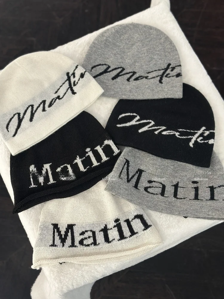 ソウルマティンkmアートレターニットウールキャップレディースファッショナブルな暖かい耳保護帽子オールシーズン対応の多用途スタイル