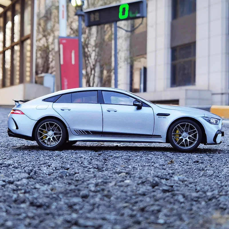 1:18 Mercedes-Benz AMG GT 4MATIC โมเดล GT63 2021 C63โลหะผสมของสะสมของเล่นตกแต่งสำหรับเด็กของขวัญวันหยุดสำหรับเด็ก