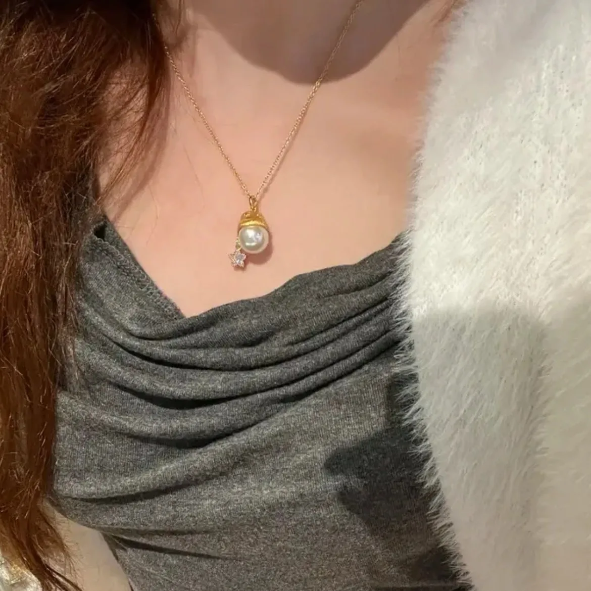 

Christmas hat, star pearl pendant, necklace, retro high-end exquisite titanium steel, non-fading Christmas gift.