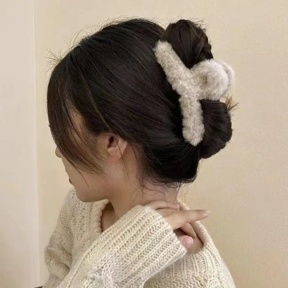 Women Hair Claw Non-slip Strong Hold Plush Hair Clamp Solid Color Large Hair Clip Fashion Accessories