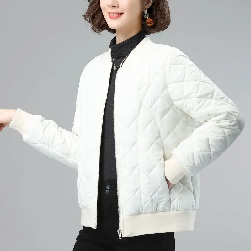 Short Bomber Woman Coat Cropped Black Quilted Padded Thick Padding Baseball Jackets for Women Aviator Cute Korean 2024 Aesthetic