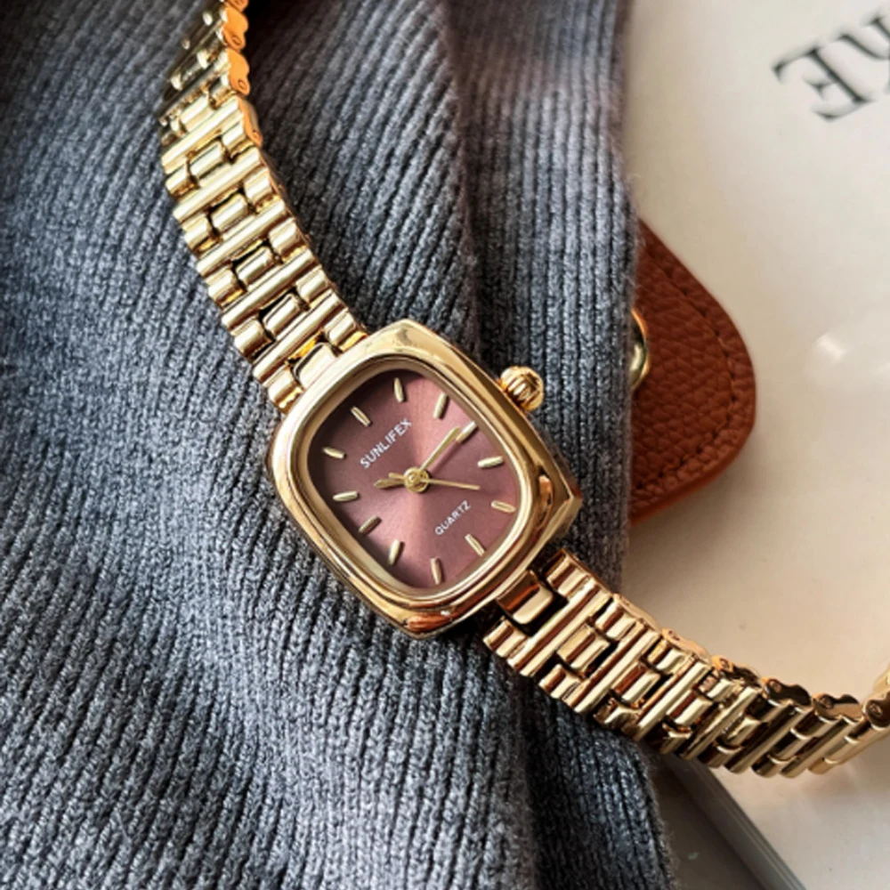 Fashion temperament minimalist luxury retro square dial with gold strap with quartz women's watch