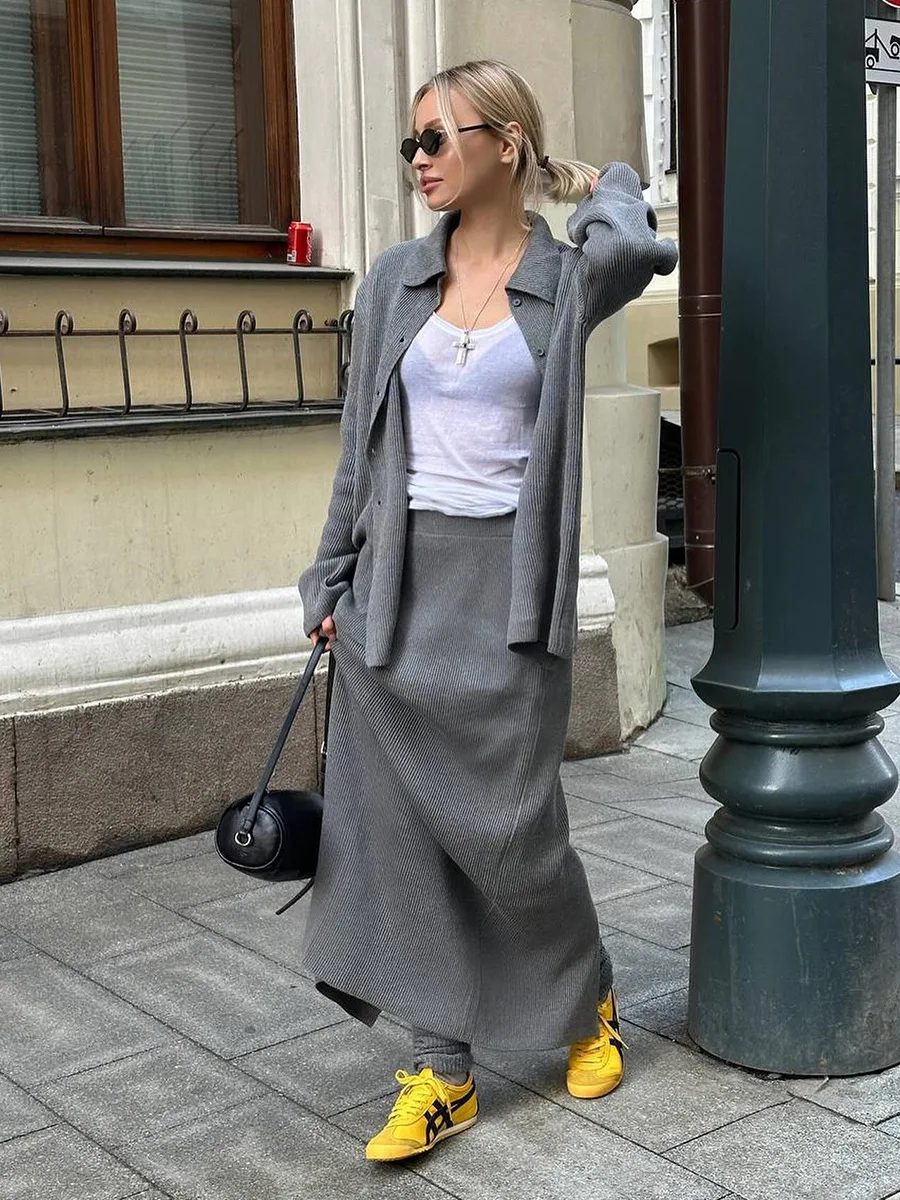 

Осень-зима 202, женский вязаный комплект в рубчик, рубашка с воротником-поло, кардиган, юбка-миди, деловой повседневный координатный наряд (с башмаком)