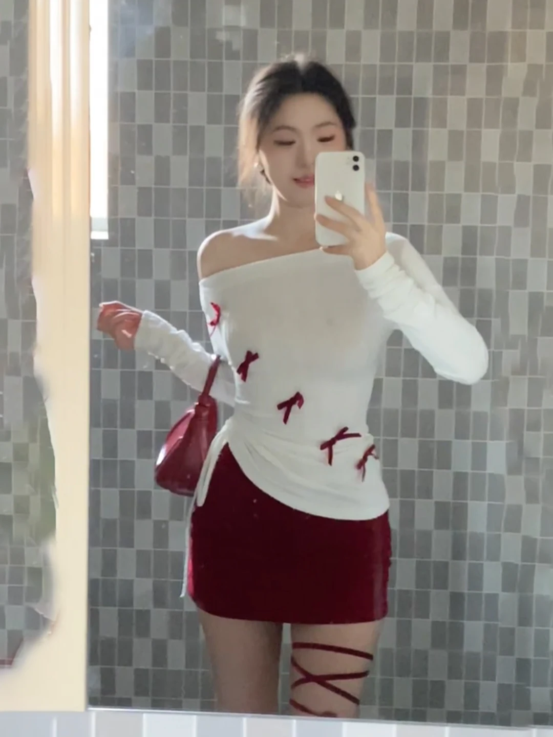 

Pure Desire Sexy Red One-oulder Top And Skirt Set Comfortable Mid-Waist ort Skirt Two-Piece Suit for Young Women Date Wear