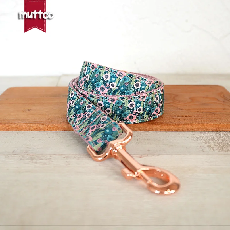 MUTTCO it is a dog collar with a vintage print JUNGLE VIOLET that shows off a unique style UDC178