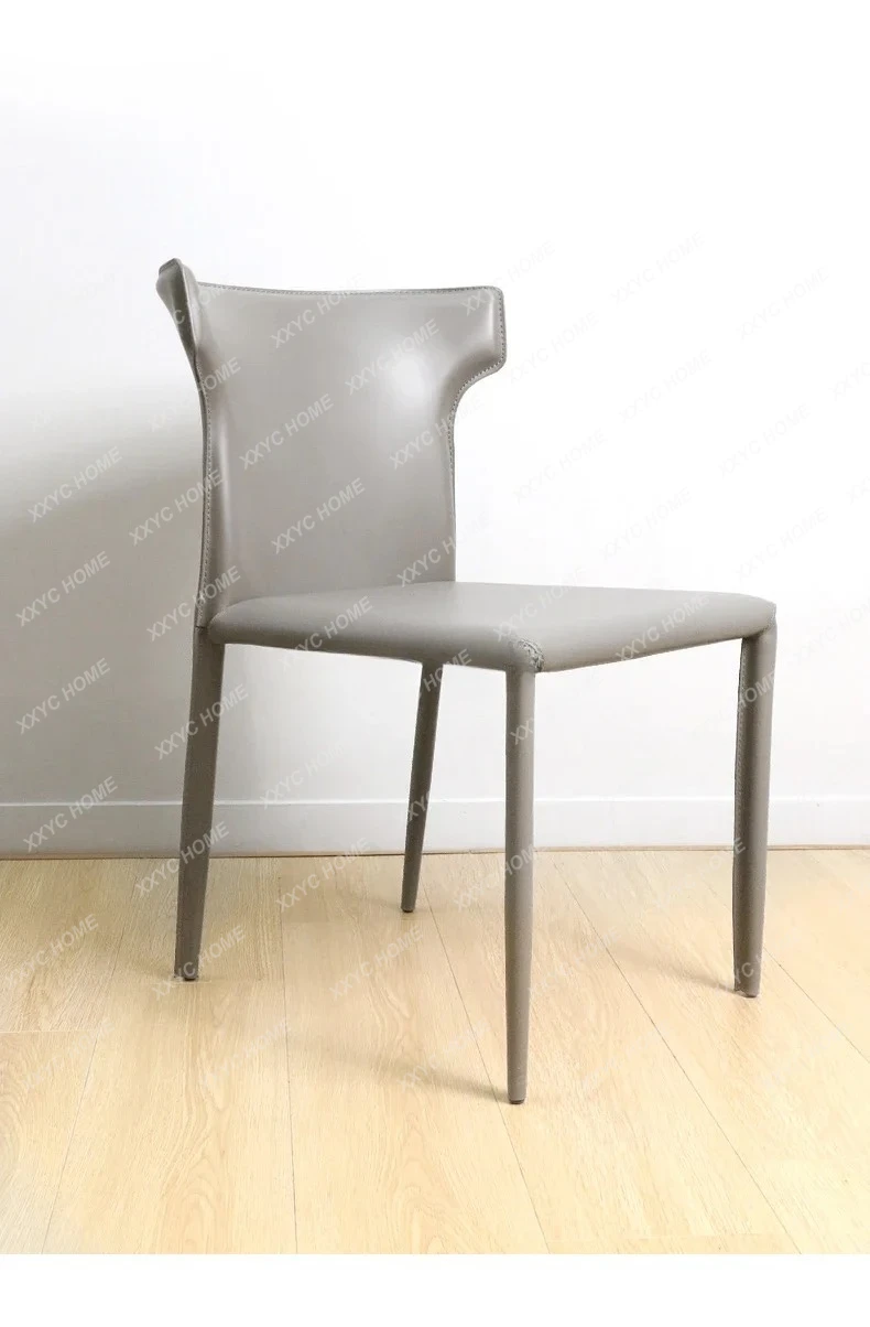 Moderner, einfacher Esszimmerstuhl mit Rückenlehne, Verhandlungsstuhl für den Haushalt