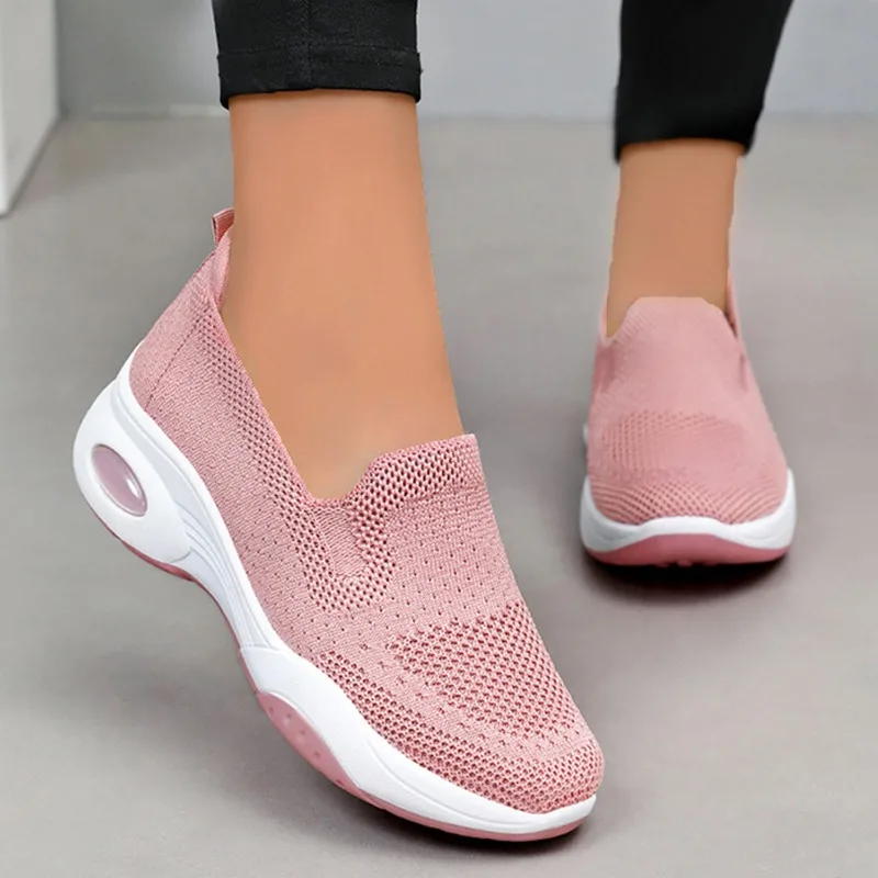 Zapatos vulcanizados de talla grande para mujer, zapatillas informales de malla ligera con punta redonda, a la moda, 2024