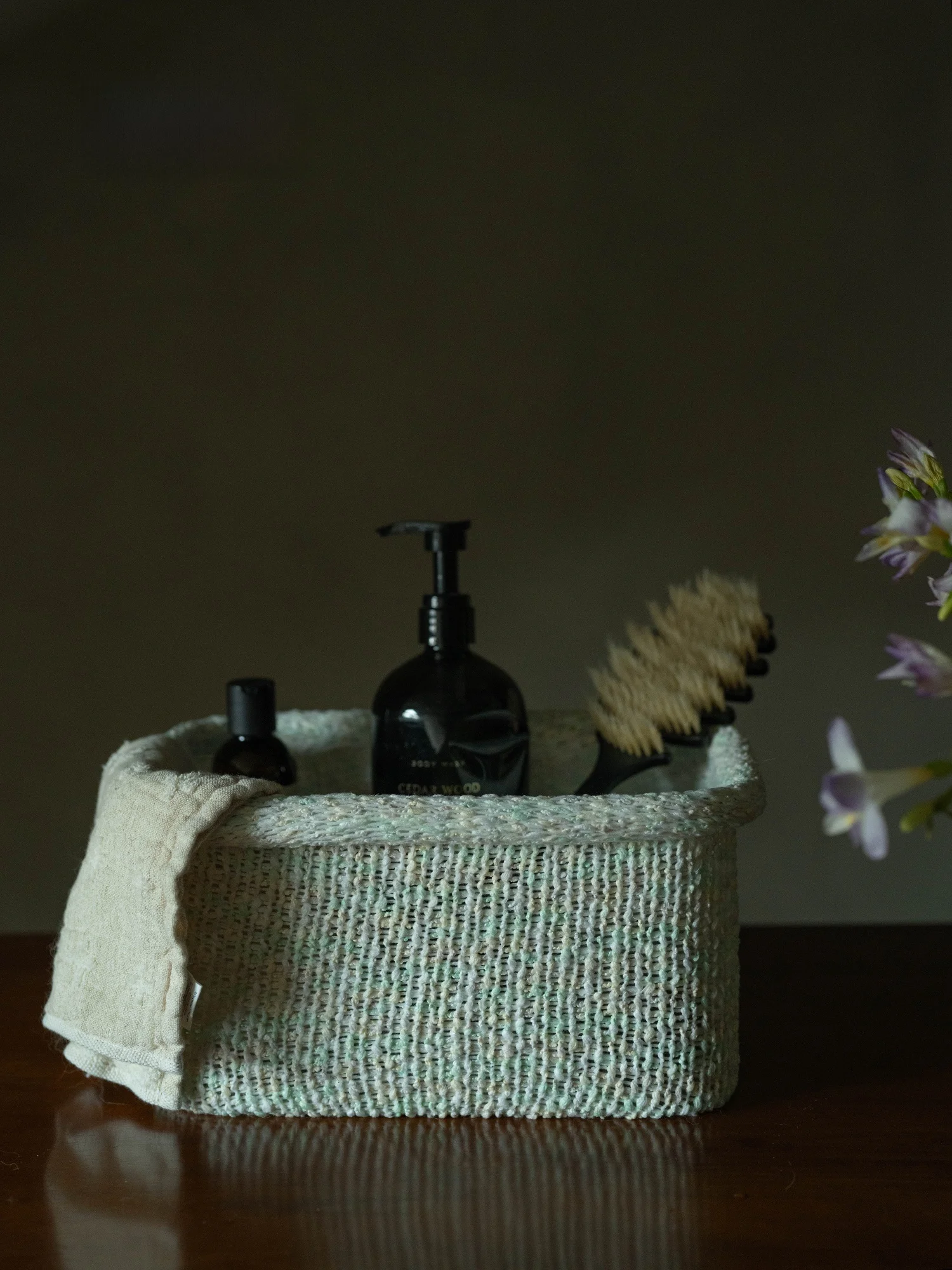 panier-de-rangement-tisse-vert-clair-style-retro-pour-l'organisation-de-la-salle-de-bain-article-de-rangement-utilitaire-pour-la-maison-par-human-flower
