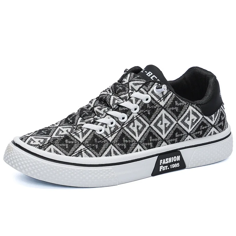 

2025 Summer New Style Board Shoes Men's Retro Printed Fashion Breathable Comfortable Board Shoes Soft soled Casual footwear