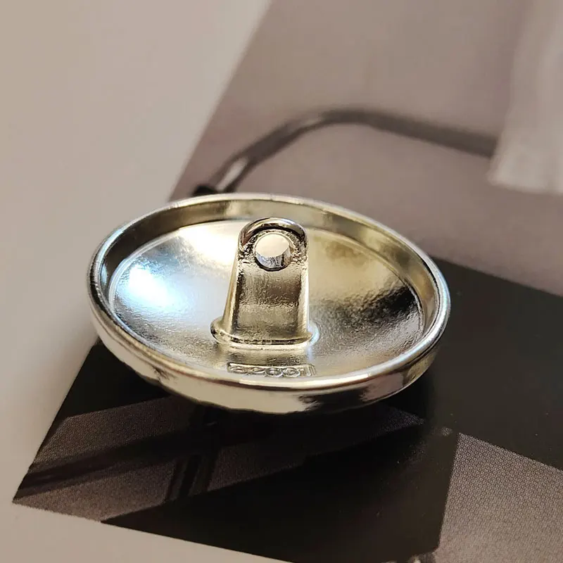 Gitter-Tropföl-Metallknöpfe, hochwertige Handnähen, Schaftknöpfe für schicke Dekor-Mäntel und Trenchcoats, Nähknöpfe, 6 Stück, 18/23 mm – Detail 2