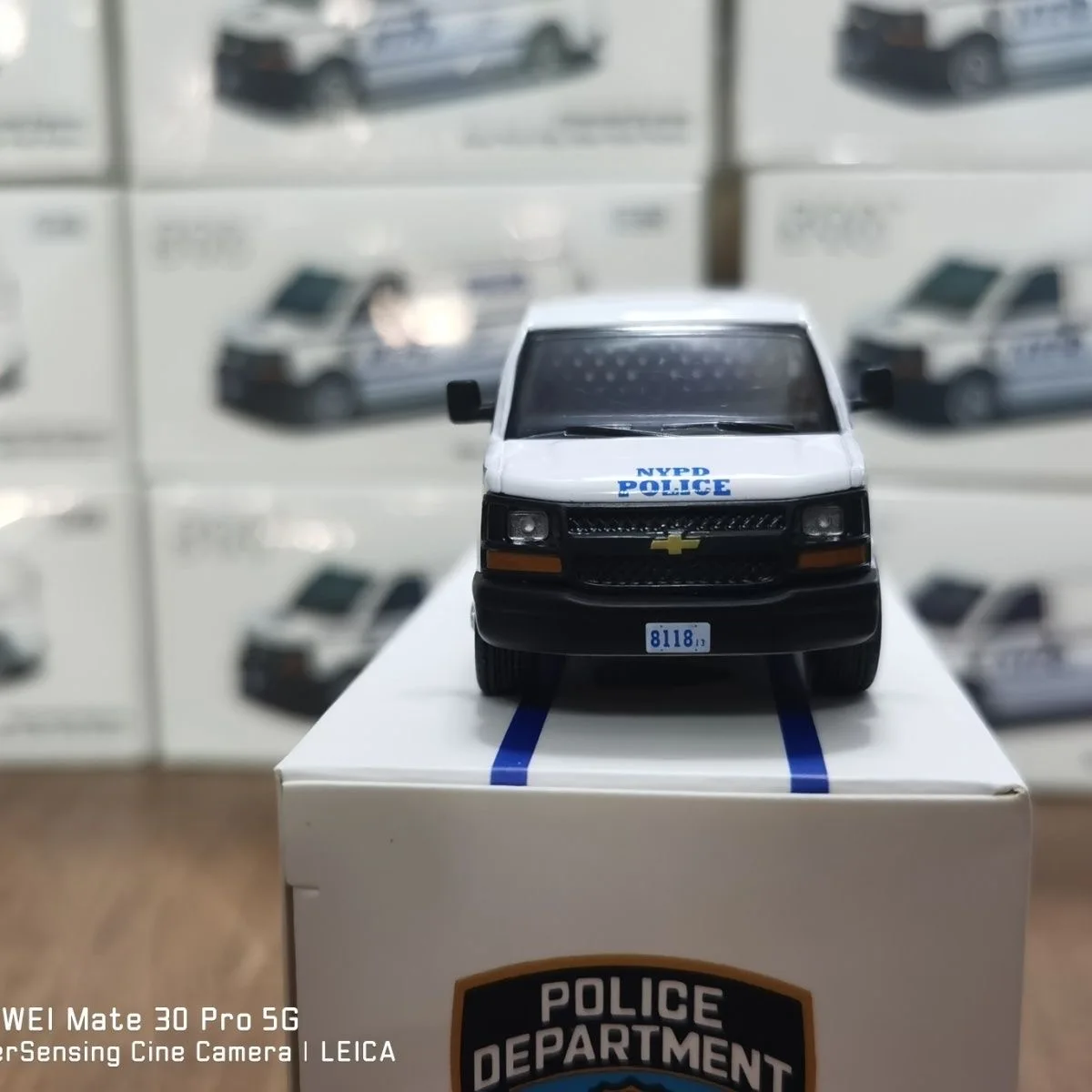 596 Model 1/64 Chevrolet Express Van Painted MPDC model for the Washington Police Department