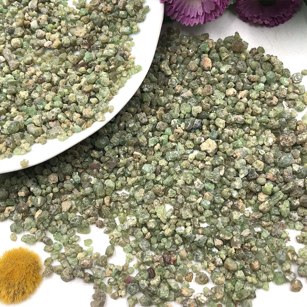 50g/Pack Natural Raw Stone Demantoid Garnet Chips Crystals Quartz Mineral Specimen Collectible Healing Rough Gemstone Home Decor