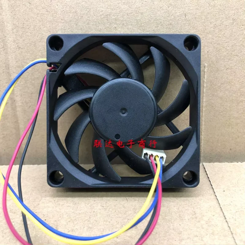 Delta Electronics AUB0712MB 7L10 Ventola di raffreddamento per server CC 12 V 0,24 A 70x70x15 mm a 4 fili