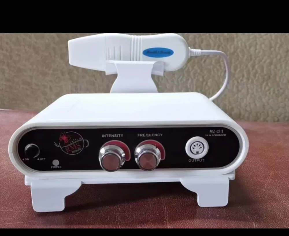 ماكينة تنظيف الوجه الكهربائية، ماكينة تنظيف الوجه بالموجات فوق الصوتية