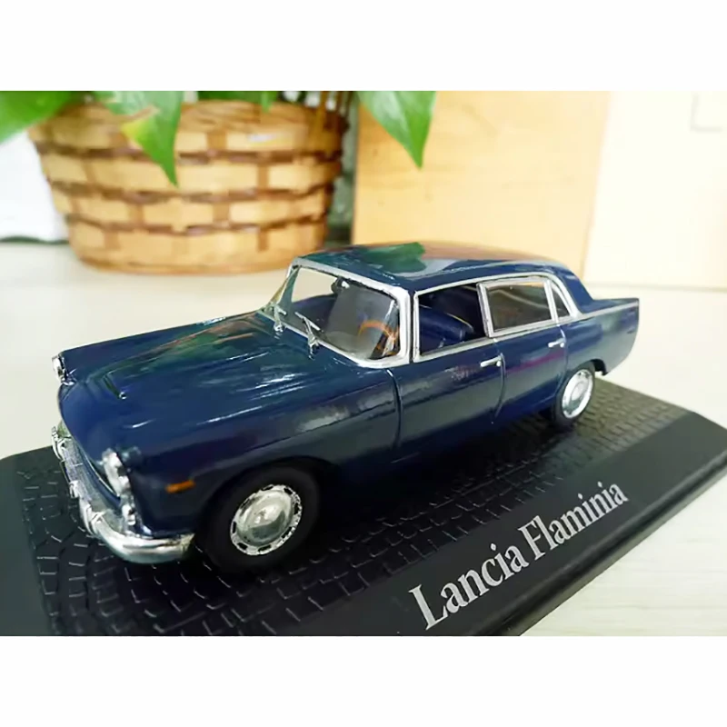 

Diecast 1:43 Scale Alloy Lancia Concierge Car Model Finished Product Simulation Toy Collection Gift Static Display