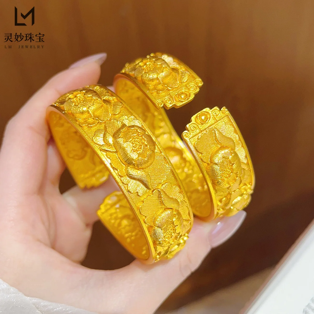 

3D relief carving with lifelike details, Wide Band Nine Peonies Open Bangle For Women 24K Gold AU999, rich texture and exquisite