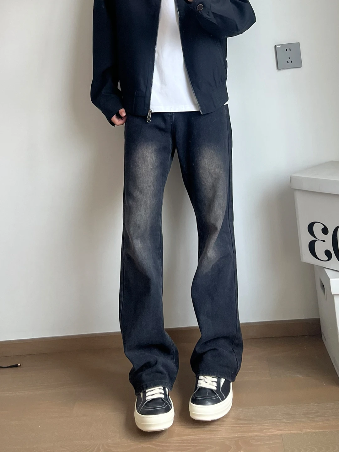 

Мужские джинсы Slim Fit прямого кроя с микро-клешем, черные, из денима, со средней посадкой, на молнии, осенний сезон, американский стиль