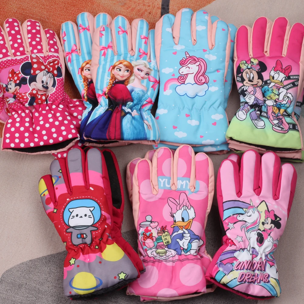 1pair Winter girl Random children\'s skiing gloves Outdoor cartoon windproof plush and thick insulation girls glove 5-12Years