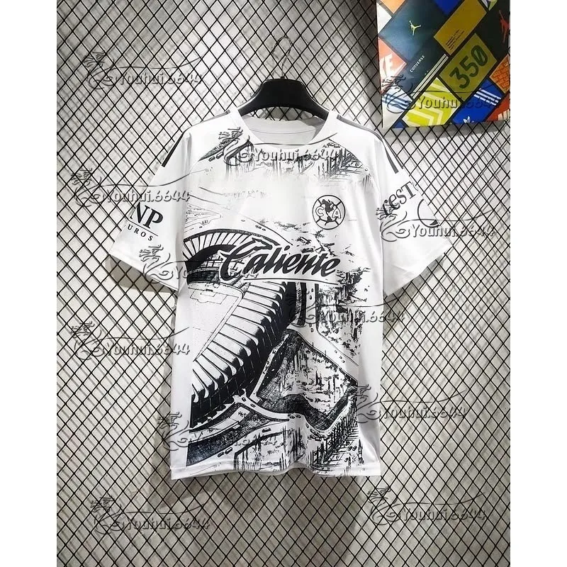 

In the 25-26 new season, the Americas team wore a white short-sleeved jersey for training and a moto short-sleeved sports suit