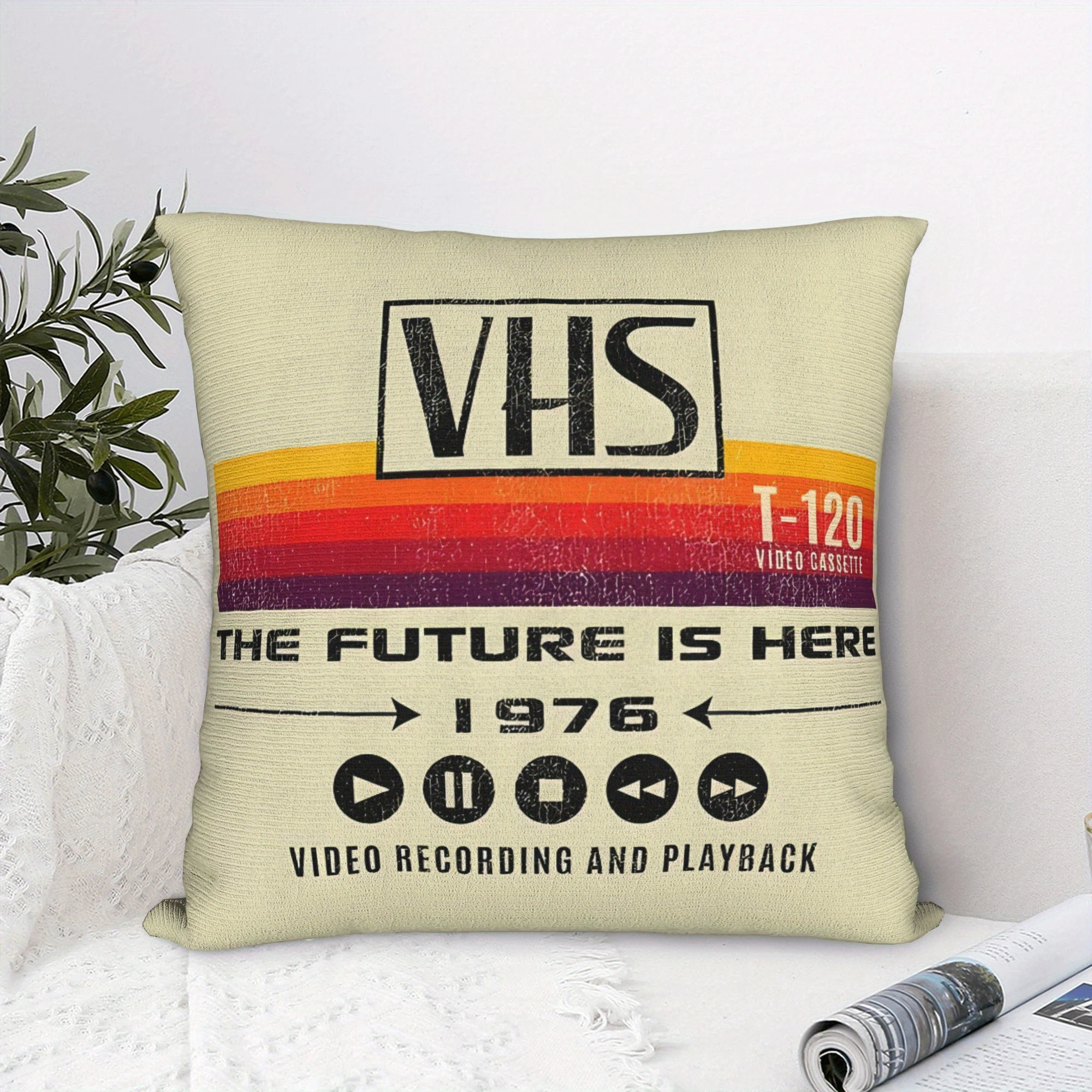 

1 шт. ретро-чехол для подушки в виде видеокассеты VHS, полиэстеровый чехол для подушки с двусторонней 2D-печатью, винтажная наволочка в стиле видеокассет 1970-х годов, без узора.