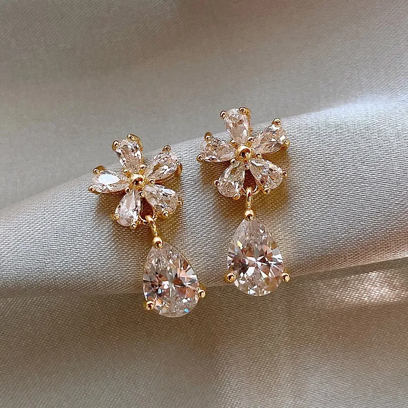 Light Luxury Zircon Stud Earrings Women's Fashion Flower Leaf Earrings Elegant Ear Stud Party Wedding Jewelry