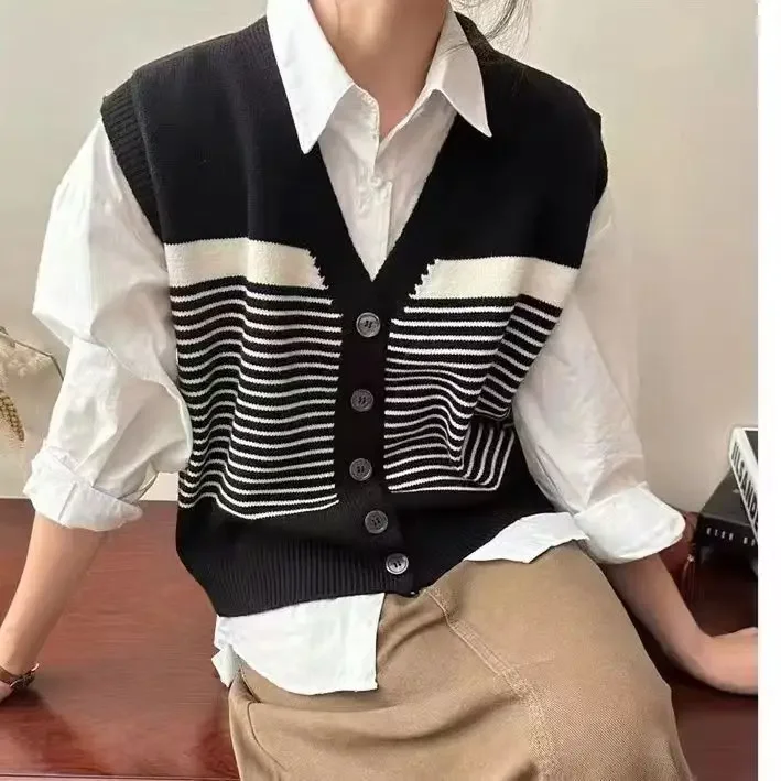 2024 Striped Contrast Color Knitted Waistcoat Women's New Autumn and Winter V-neck Vest Folded Sweater Cardigan Vest Top