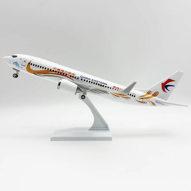 

Миниатюрная модель самолета B737 China Eastern Airways Yunnan Peacock, 30 см, с шасси и колесами, коллекционный подарок