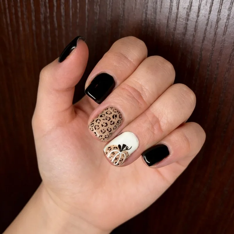 

24Pcs Fake Nails Autumn/Winter Warm-Toned Leopard Print Short Pumpkin-Shaped Press-On Nail Tip Perfect Gift for Women and Friend