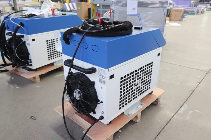 Laser Cleaner Mini Portable 100W 200W 300W Pulsed Laser Cleaning Machine