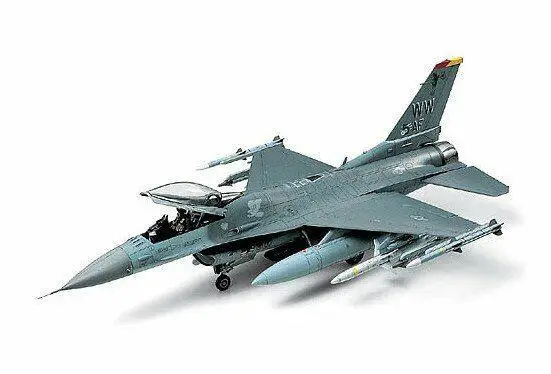 Tamiya 60788 1/72 Lockheed Martin F-16 CJ Block 50 Fighting Falcon w/Equipment