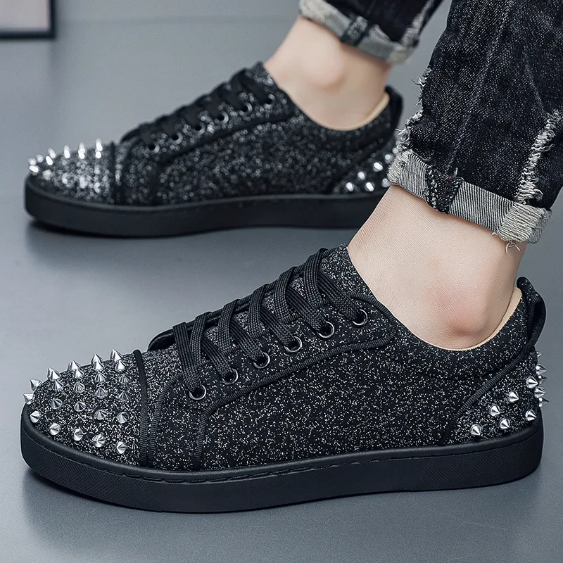 

Streetwear Style Sneakers for Mens Designer Bling Punk Rivet Board Shoes Fashion Breathable Lace-Up Casual Flat Vulcanized Shoes